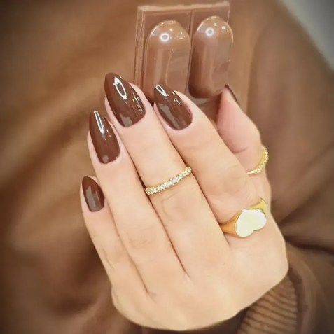 Chocolight • Instagram/Letícia Nails