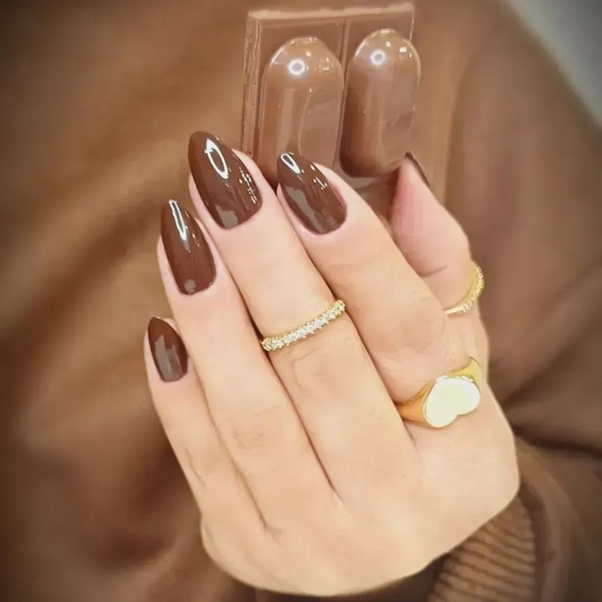 Chocolight • Instagram/Letícia Nails