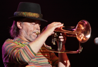 Chuck Mangione, músico de jazz vencedor do Grammy, morre aos 84 anos