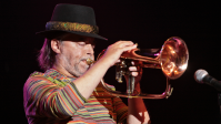 Chuck Mangione, músico de jazz vencedor do Grammy, morre aos 84 anos