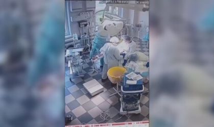 Vídeo: Médicos realizam cirurgia em meio a terremoto na Rússia