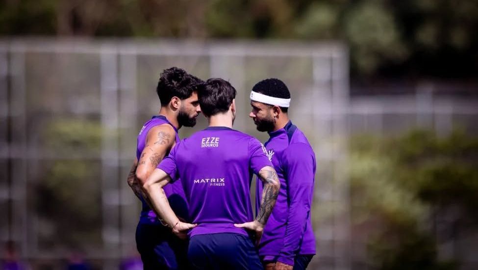 Garro, Yuri Alberto e Memphis estão disponíveis para enfrentar o Palmeiras