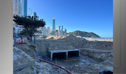 Ciclone e ventos causam cratera em obra na praia de Balneário Camboriú