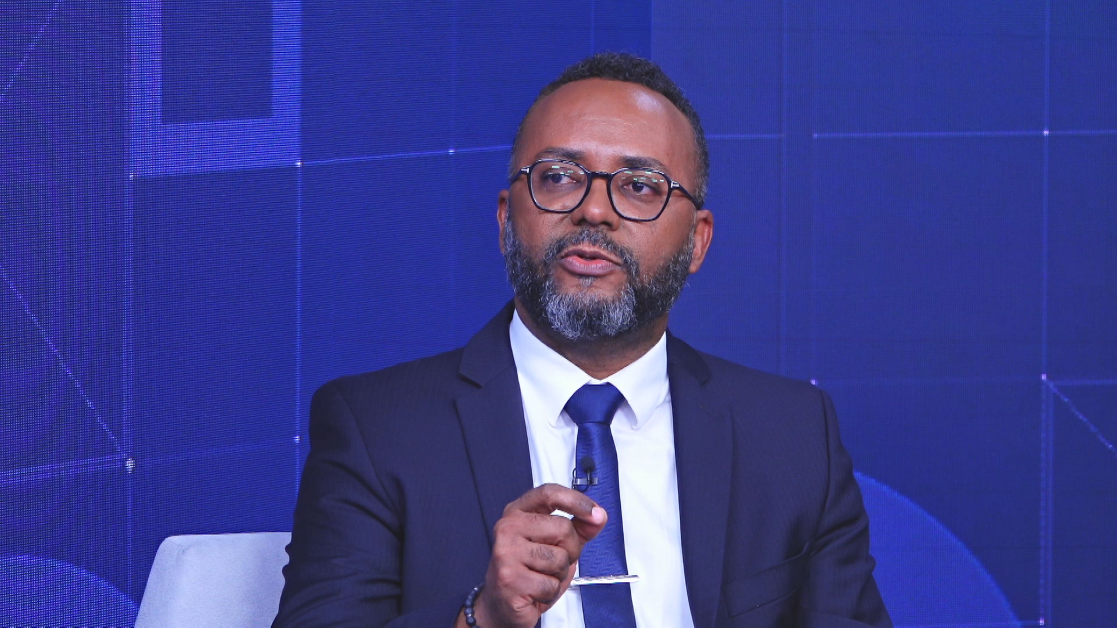 Brasil vive modelo de crescente degradação política, diz Creomar de Souza