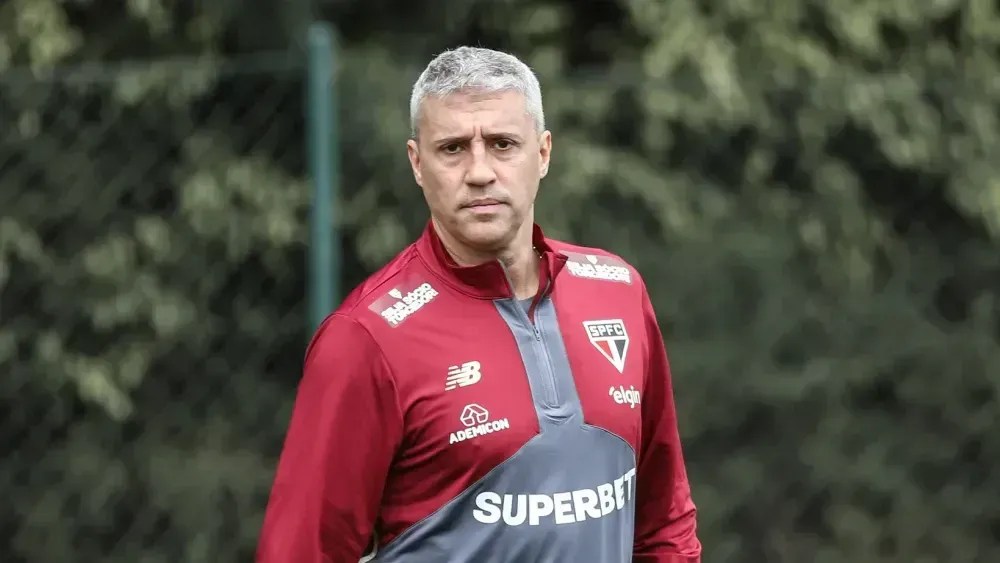 São Paulo mapeia mercado e define prioridades após renovar com Crespo