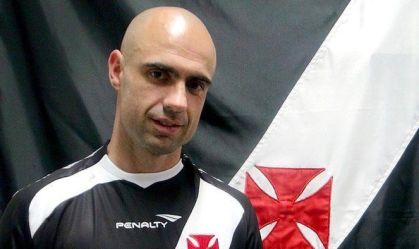 Ex-jogador atribui aposentadoria à torcida do Vasco: "Ameçaram minha família"