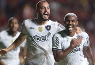 Com gol no fim, Botafogo vence Sport pelo Brasileirão