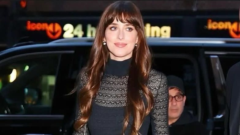 Dakota Johnson surge irreconhecível como Marilyn Monroe para nova obra