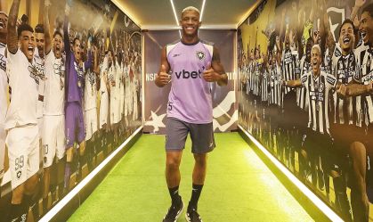 Danilo inicia treinos no Botafogo e pode estrear contra o Corinthians