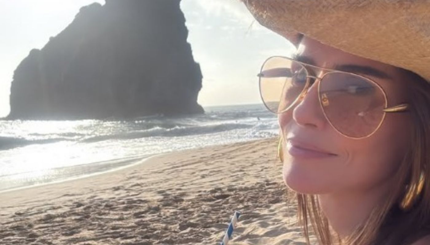 Deborah Secco faz viagem luxuosa com Maria Flor a Fernando de Noronha