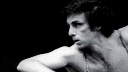 Em 1971, criou o Ballet Stagium, com a bailarina Marika Gidali, sua esposa, onde criou mais de 100 coreografias