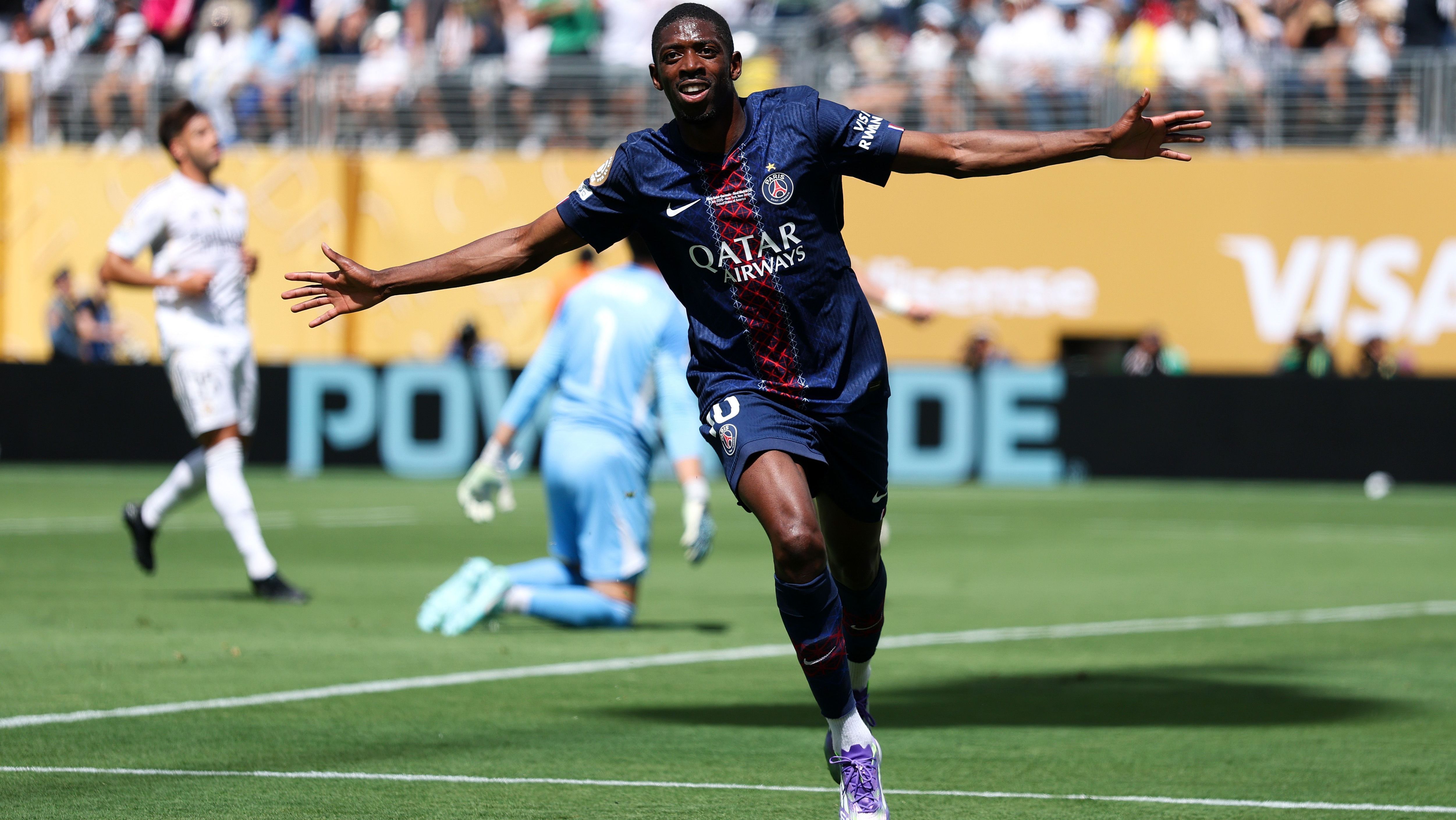 Dembélé comemora gol do PSG na goleada sobre o Real Madrid no Mundial de Clubes