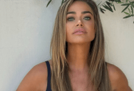 Atriz Denise Richards acusa ex de agressão e garante medida protetiva