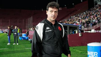 Fernando Diniz em jogo do Vasco na Sul-Americana