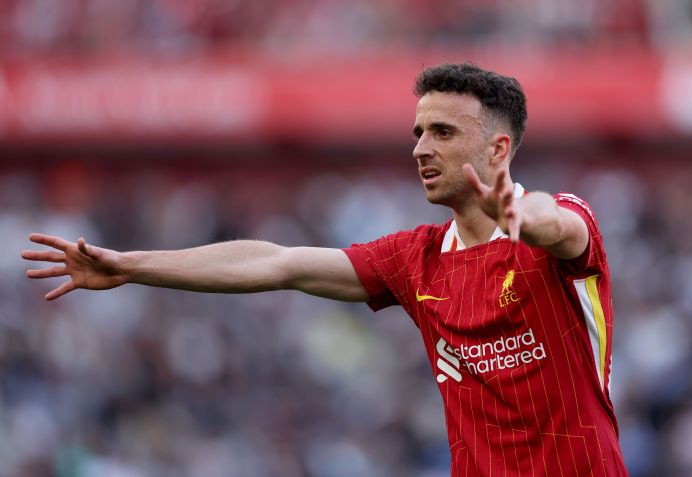 Diogo Jota em ação pelo Liverpool contra o Tottenham • Carl Recine/Getty Images