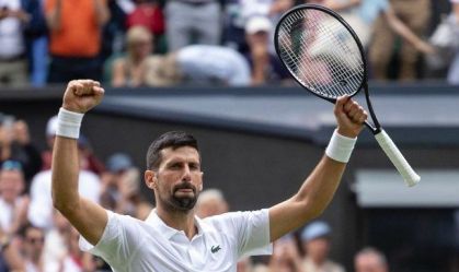 Djokovic sofre, mas vira contra De Minaur e avança às quartas de Wimbledon