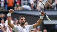 Djokovic sofre, mas vira contra De Minaur e avança às quartas de Wimbledon