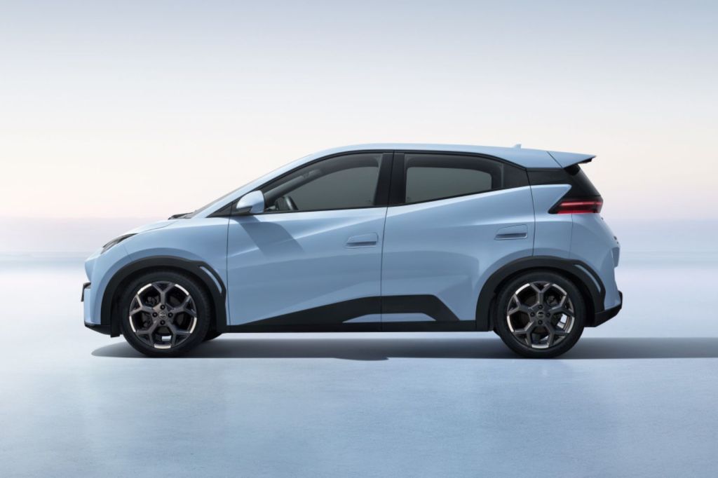 BYD Dolphin Mini ganha novo formato de rodas para linha 2026 