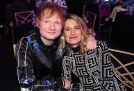 Ed Sheeran diz que precisa ter cuidado antes de mostrar músicas à esposa