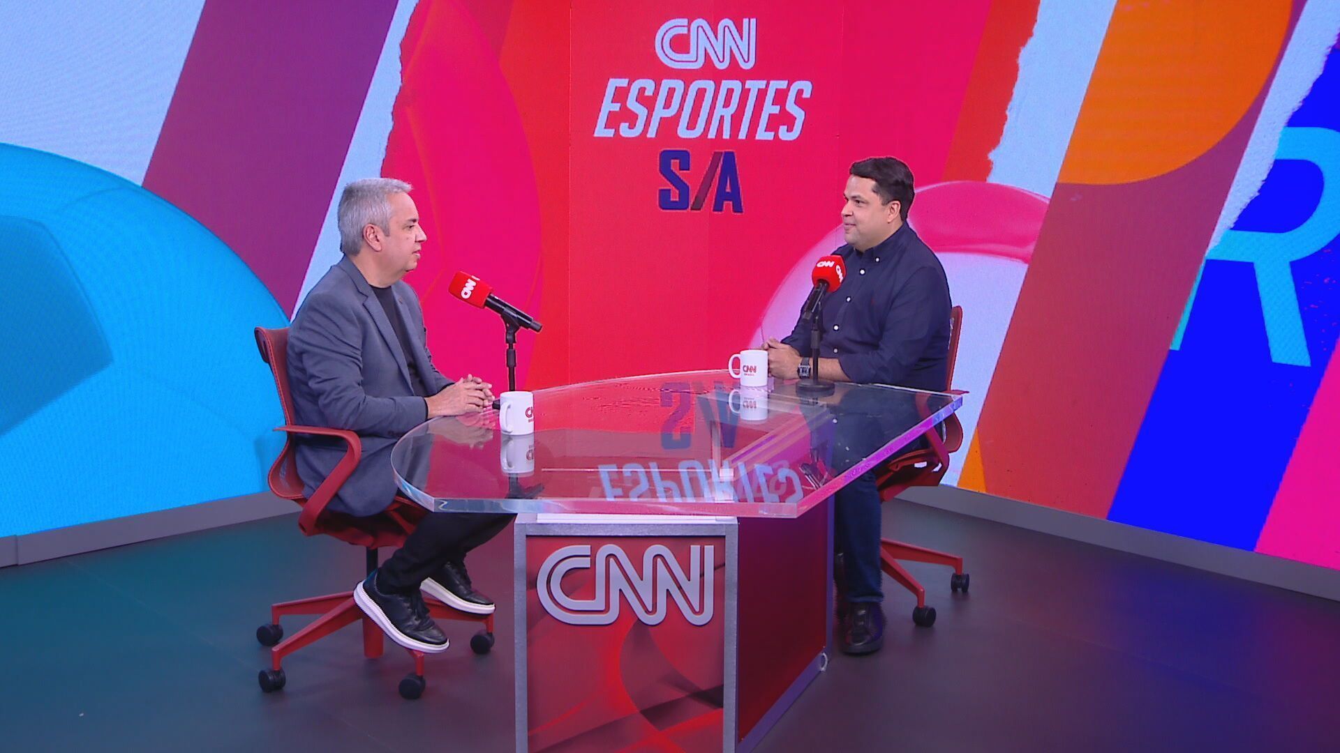 Eduardo Toni durante participação no CNN Esportes S/A