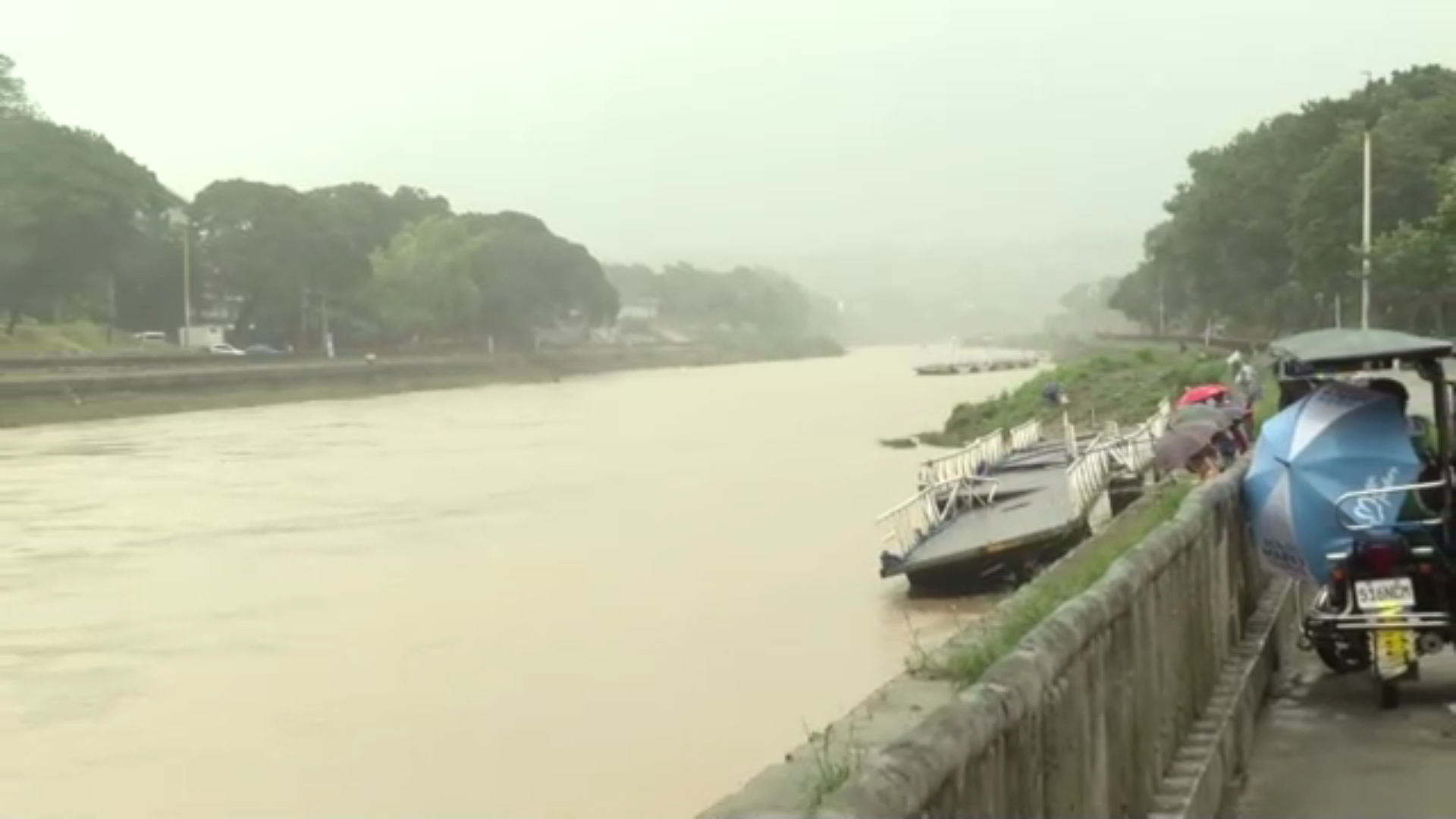 Tufão atinge Filipinas e deixa ao menos cinco mortos e sete desaparecidos