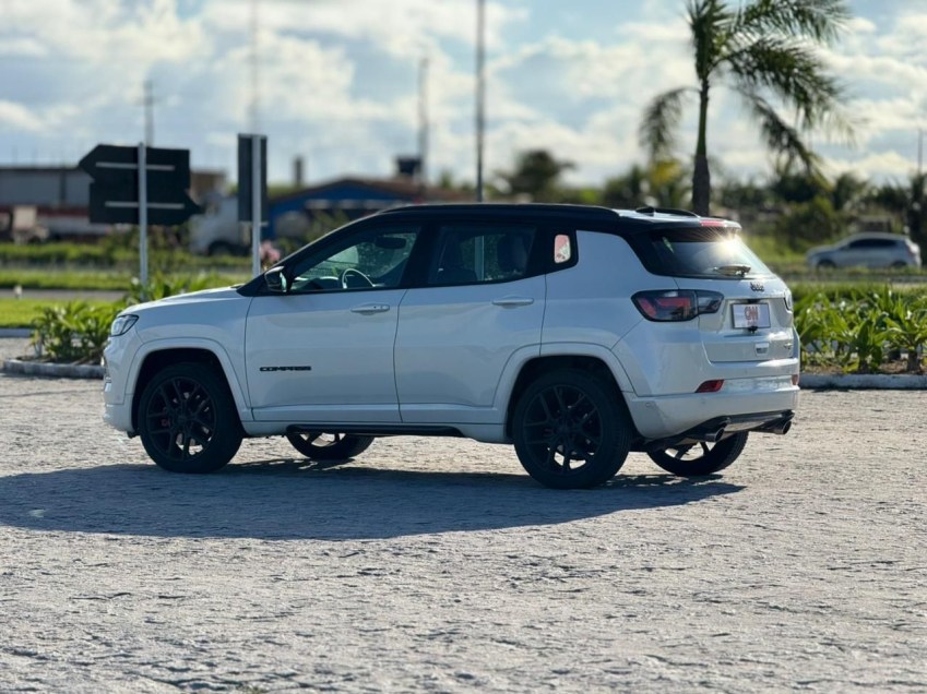 Jeep Compass Blackhawk tem 4,40 metros de comprimento • Rodrigo Barros/CNN