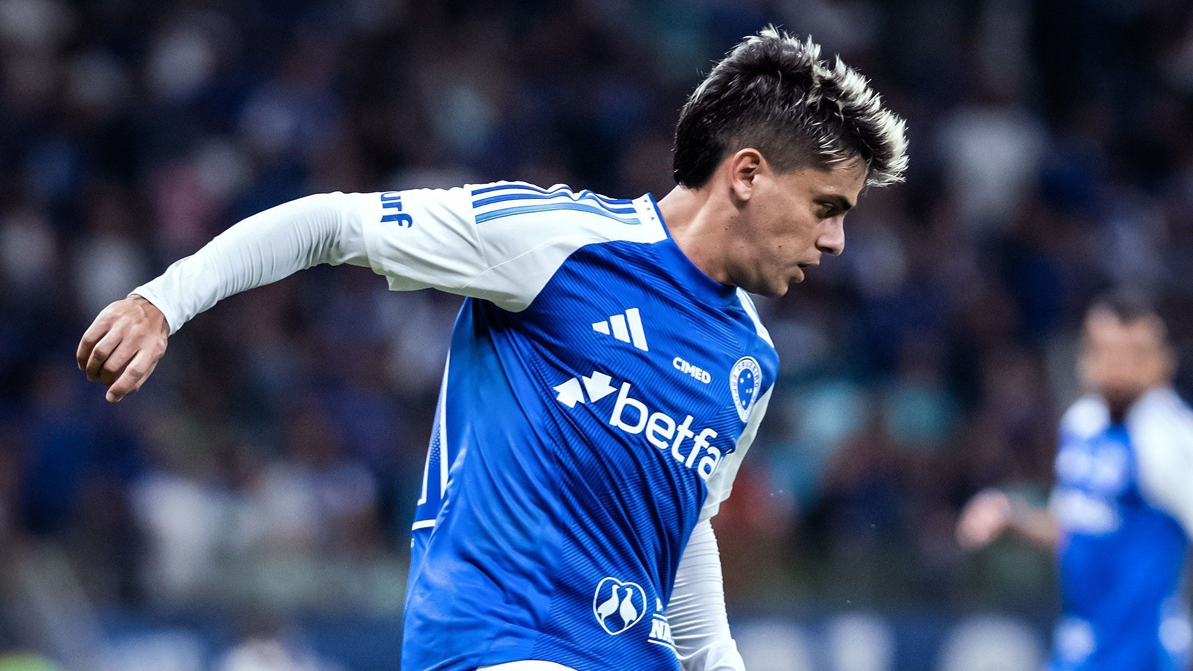 Fagner durante a partida entre Cruzeiro e CRB pela Copa do Brasil