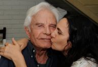 Viúva de Cid Moreira fala pela 1ª vez após morte do jornalista