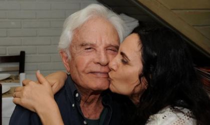 Viúva de Cid Moreira fala pela primeira vez após morte do jornalista