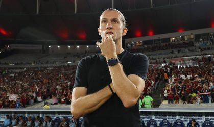 Flamengo atualiza negociação com Filipe Luís antes da final da Libertadores