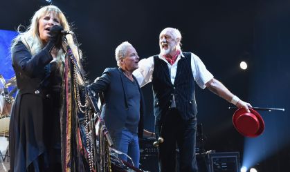 Fleetwood Mac vai voltar? Stevie Nicks e Lindsey fazem posts misteriosos