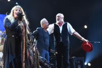 Fleetwood Mac vai voltar? Stevie Nicks e Lindsey fazem posts misteriosos