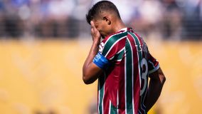Thiago Silva lamenta gol do Chelsea sobre o Fluminense
