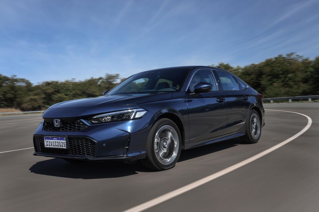 Honda Civic 2026 tem área frontal redesenhada, com um para-choque completamente novo