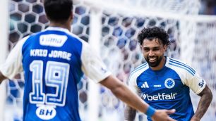 Kaio Jorge brilha, Cruzeiro goleia Juventude e segue líder do Brasileirão