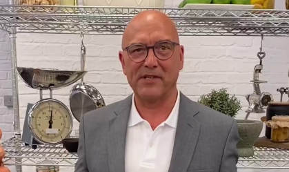 Apresentador do MasterChef inglês se pronuncia após demissão por assédio