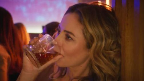 Em "Vale Tudo", Heleninha pede que DJ toque mambo