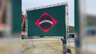 Artista tem bandeira retirada por GCM em festival e denuncia censura no RJ