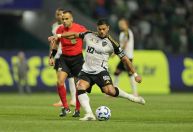 Vídeo: veja os dois golaços de falta marcados por Hulk contra o Palmeiras