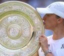 Iga Swiatek passeia contra norte-americana e é campeã de Wimbledon