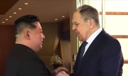 Chanceler da Rússia encontra Kim Jong-un em viagem à Coreia do Norte