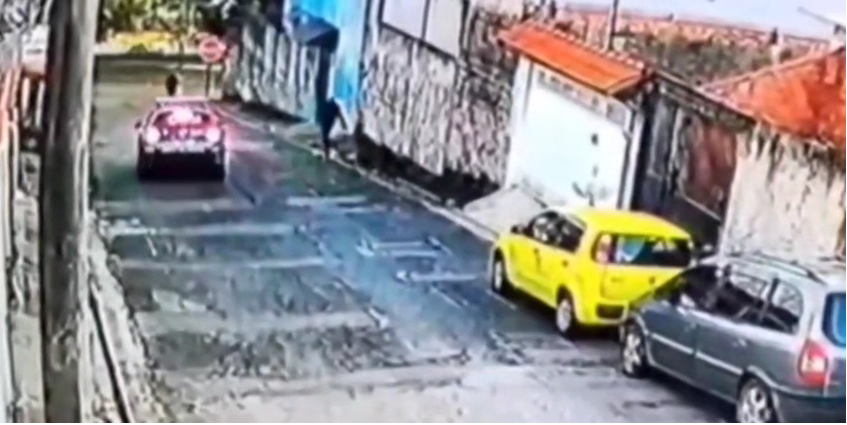 CÂMERAS DESMENTEM GUARDAS COTIA