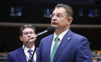 INSS: “Brasileiros vão pagar pelo roubo duas vezes”, diz líder do PL
