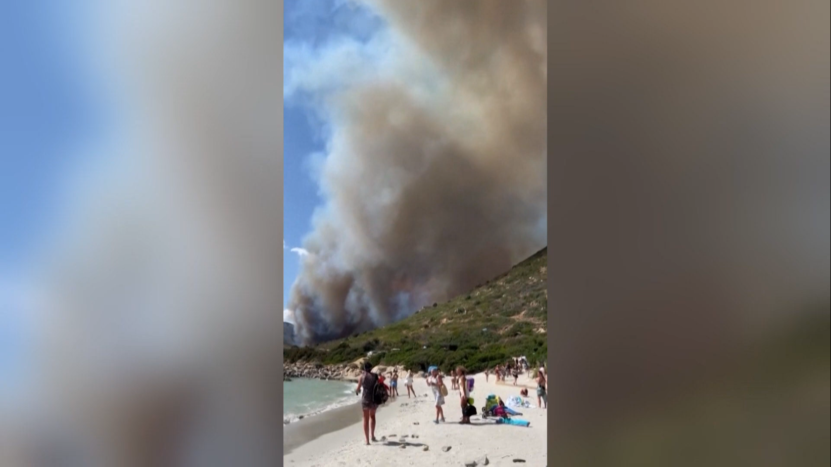 Incêndio florestal em praia da Sardenha, na Itália