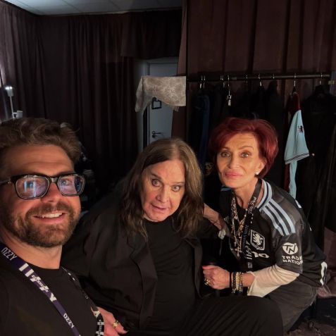 Jack Osbourne compartilhou uma foto com os pais Ozzy e Sharon Osbourne • Instagram/Jack Osbourne