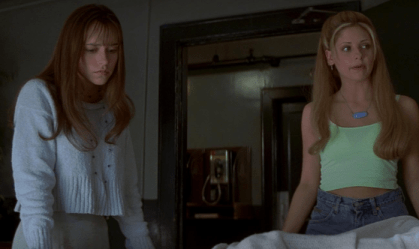 Jennifer Love Hewitt diz que não fala com Sarah Michelle Gellar há 30 anos