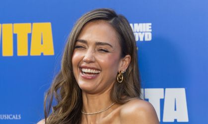 Jessica Alba na estreia do musical "Evita", no West End, em Londres
