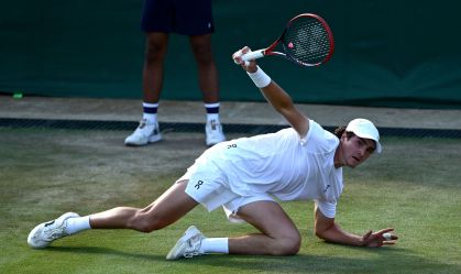 João Fonseca sofre com o saque de Jarry e é eliminado em Wimbledon