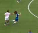 Jogador do PSG é expulso após puxar cabelo de Cucurella, do Chelsea; veja