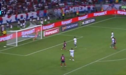 Goleiro do Fortaleza sofre frangaço na Copa do Nordeste; veja lance